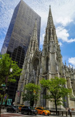 NEW YORK - 16 Temmuz 2020: New York 'taki St. Patrick Katedrali