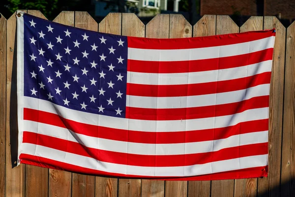 农村城镇的美国国旗 — 图库照片