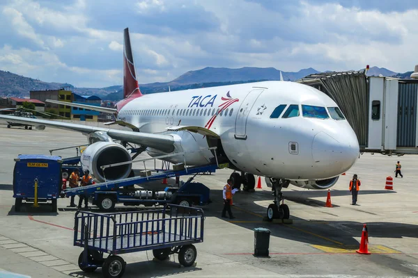 Cusco Peru September 2016 Taca Airlines Plan Alejandro Velasco Astete — Stockfoto
