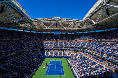 NEW YORK - 29 AĞUSTOS 2019: Arthur Ashe Stadyumu, Billie Jean King Ulusal Tenis Merkezi 2019 ABD Açık karşılaşması sırasında New York 'ta gerçekleşti.