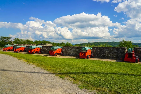 Row Cannons Historic Fort Ticonderoga Upstate New York Fort Ticonderoga — Stock Photo, Image