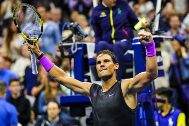 NEW YORK - 27 AĞUSTOS 2019 İspanya Grand Slam şampiyonu Rafael Nadal, New York 'taki Billie Jean King Ulusal Tenis Merkezi' nde oynanan 2019 ABD Açık ilk tur karşılaşmasının ardından zaferini kutladı.