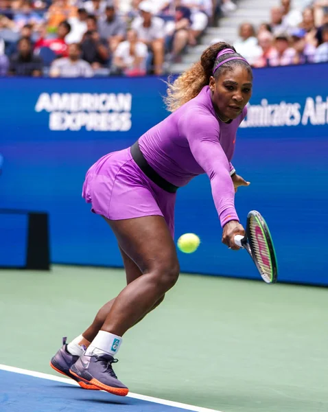 NEW YORK - 1 Eylül 2019: Grand Slam şampiyonu Serena Williams, Billie Jean King Ulusal Tenis Merkezi 'nde oynanan 2019 ABD Açık turu 16. 