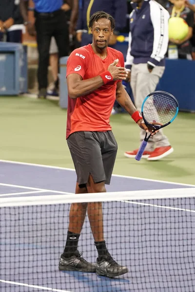 New York 2019年8月29日 フランスのプロテニス選手 ゲイル モンフィスが2019年Usオープン第2戦の優勝を祝うビリー ジーン キング テニスセンター — ストック写真