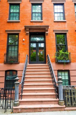 BrooKLYN, New York - 23 Temmuz 2020: Brooklyn, New York Fort Greene Mahallesindeki Tarihi Brownstone Bölgesi