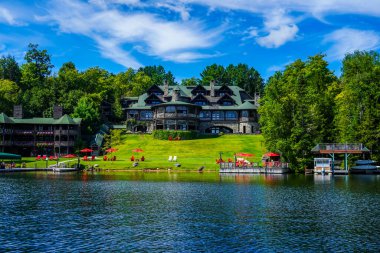 Lake PlaCID, New York - 20 Ağustos 2020 Ödül kazanan Lake Placid Lodge. Placid Gölü kıyısında yer alan tek oteldir.