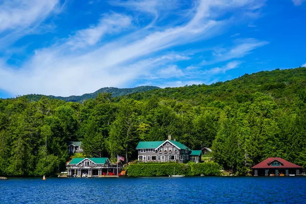 Lake Placid New York August 2020 Lyxigt Båthus Vid Sjön — Stockfoto