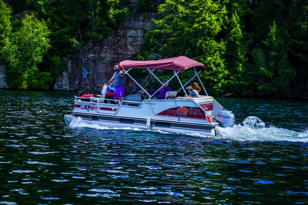 Lake Placid New York August 2020 Boaters Pontoon Boat Enjoy — Stock Photo, Image