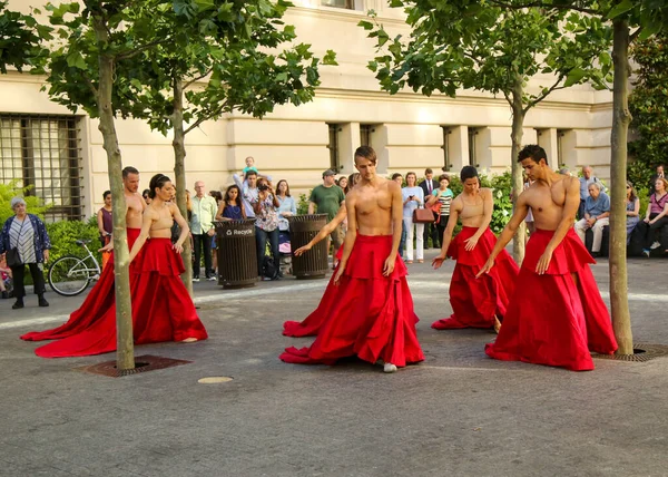 New York Juni 2016 Dansgezelschap Treedt Tijdens Jaarlijks Museum Mile — Stockfoto