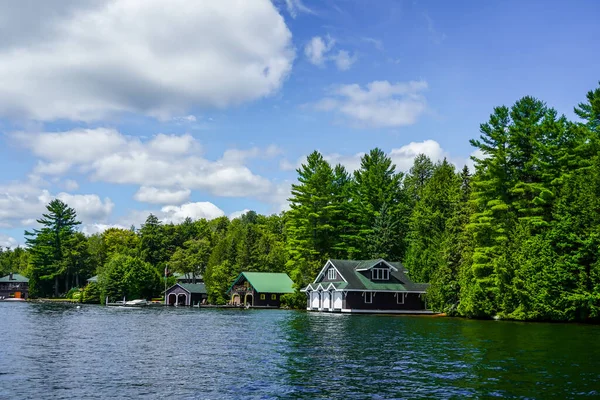 Lake Placid New York Sierpnia 2020 Luksusowy Domek Nad Jeziorem — Zdjęcie stockowe
