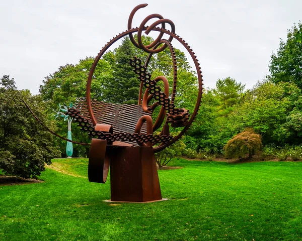 Hamilton New Jersey October 2020 전시중인 조각품 Grounds Sculpture 1992 — 스톡 사진