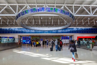 NEW YORK- 14 Mart 2019: JetBlue Terminal 5 'in JFK Uluslararası Havaalanı' ndaki iç görünümü