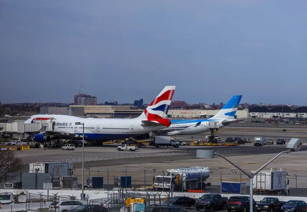 Нью Йорк Марта 2019 Года Самолеты British Airways Aerolineas Argentinas — стоковое фото