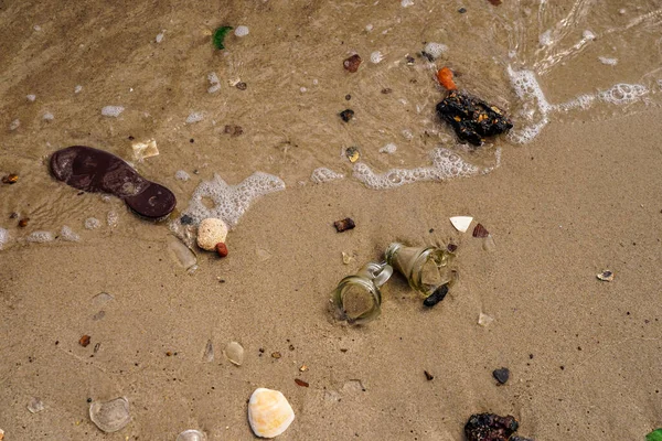 Basura Una Playa Contaminada —  Fotos de Stock