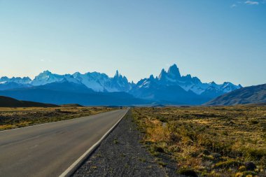 Fitz Roy Dağı Los Glaciares Ulusal Parkı, Arjantin Patagonya. Patagonya 'da bir dağ, Arjantin ve Şili sınırında.