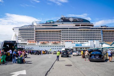BrooKLYN, NEW YORK - 24 AĞUSTOS 2025: MSC Meraviglia yolcu gemisi Brooklyn Cruise Terminaline yanaştı. MSC Meraviglia, MSC 'nin yeni 