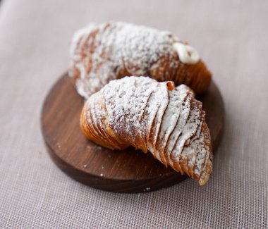 Gurme lokantasında küçük bir tatlı.