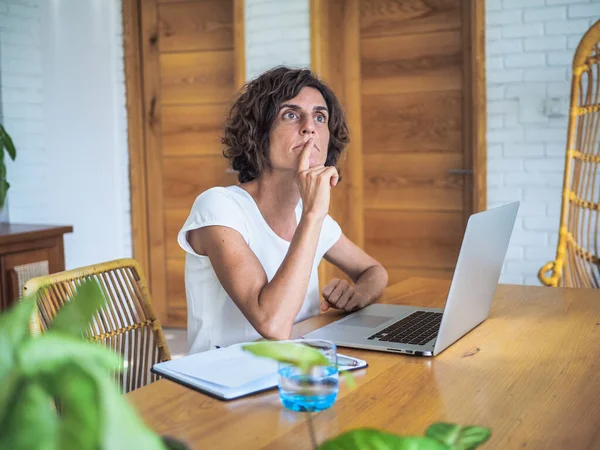 Woman Laptop Working Home Home Office Quarantine Concept — Stock Photo, Image