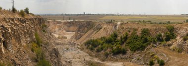 Güney-Doğu Avrupa'nın taş ocakları. Yerkabuğunun hataları. Endüstriyel Taş Madencilik.
