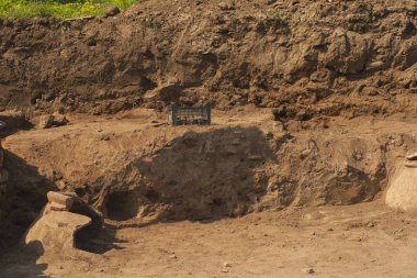 Kazı antik Yunan Medeniyeti. Şaraphane Byala antik kale içinde. Şarap depoları 5. yy.