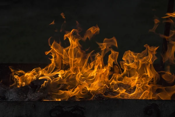 Flammande Eld Dokument Bränning Dans Brand Sprit Antändning Papper — Stockfoto