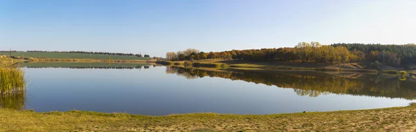 Autunno Paesaggio All Alba Lago Specchio Con Riflesso Della Natura — Foto Stock