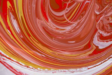 Boya kompozit rengi üretirken çekilmiş fotoğraflar. Akrilik boyayı farklı renklerde karıştırıyorum. Marbleleştirilmiş.