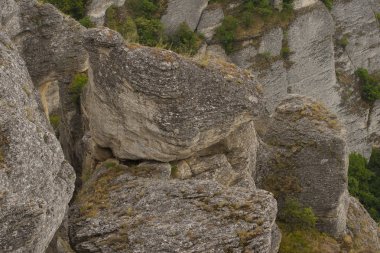 Avrupa'nın turistik yerler. Manzara Bulgaristan. Koca Balkan Dağları. Ulusal tarihi ve arkeolojik rezerv. Madara binici veya Madara süvari. Dünya Mirası.