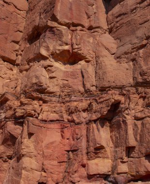 Renkli Kanyon, Sina yarımadasında bir kaya oluşumudur. Nuweiba, Mısır manzarası.