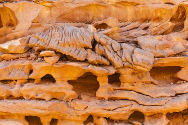 Renkli Kanyon, Sina yarımadasında bir kaya oluşumudur. Nuweiba, Mısır manzarası.
