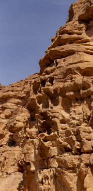 Renkli Kanyon, Sina yarımadasında bir kaya oluşumudur. Nuweiba, Mısır manzarası.