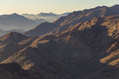 Mısır. Mount Sinai gündoğumu sabah. (Mount Horeb, Gabal Musa, Moses Mount). Hac yeri ve ünlü turistik hedef.