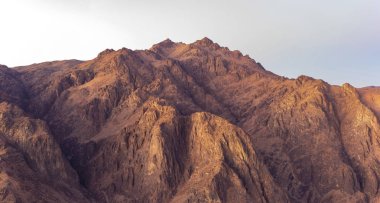 Mısır. Mount Sinai gündoğumu sabah. (Mount Horeb, Gabal Musa, Moses Mount). Hac yeri ve ünlü turistik hedef.