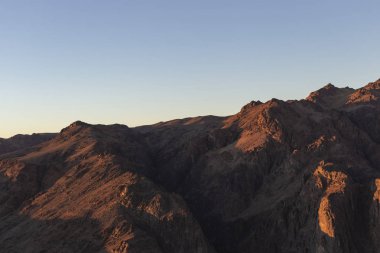 Mısır. Mount Sinai gündoğumu sabah. (Mount Horeb, Gabal Musa, Moses Mount). Hac yeri ve ünlü turistik hedef.