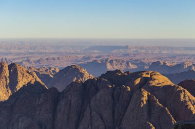 Mısır. Mount Sinai gündoğumu sabah. (Mount Horeb, Gabal Musa, Moses Mount). Hac yeri ve ünlü turistik hedef.