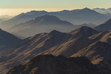 Mısır. Mount Sinai gündoğumu sabah. (Mount Horeb, Gabal Musa, Moses Mount). Hac yeri ve ünlü turistik hedef.