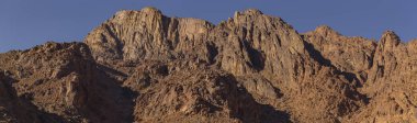 Mısır. Mount Sinai gündoğumu sabah. (Mount Horeb, Gabal Musa, Moses Mount). Hac yeri ve ünlü turistik hedef.