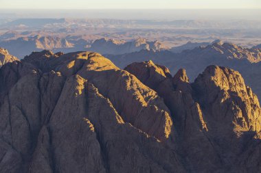 Mısır. Mount Sinai gündoğumu sabah. (Mount Horeb, Gabal Musa, Moses Mount). Hac yeri ve ünlü turistik hedef.