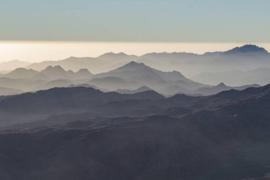 Mısır. Mount Sinai gündoğumu sabah. (Mount Horeb, Gabal Musa, Moses Mount). Hac yeri ve ünlü turistik hedef.