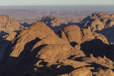 Mısır. Mount Sinai gündoğumu sabah. (Mount Horeb, Gabal Musa, Moses Mount). Hac yeri ve ünlü turistik hedef.