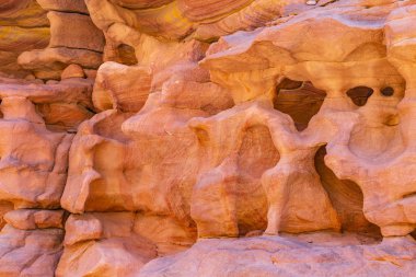 Renkli Kanyon, Sina yarımadasında bir kaya oluşumudur. Nuweiba, Mısır manzarası.