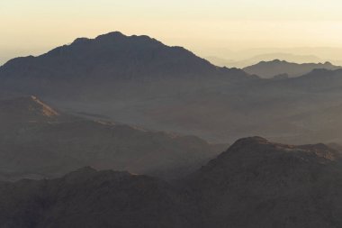Mısır. Mount Sinai gündoğumu sabah. (Mount Horeb, Gabal Musa, Moses Mount). Hac yeri ve ünlü turistik hedef.
