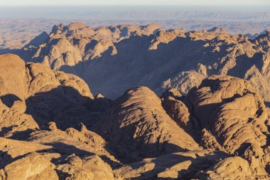 Mısır. Mount Sinai gündoğumu sabah. (Mount Horeb, Gabal Musa, Moses Mount). Hac yeri ve ünlü turistik hedef.
