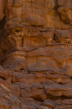 Renkli Kanyon, Sina yarımadasında bir kaya oluşumudur. Nuweiba, Mısır manzarası.