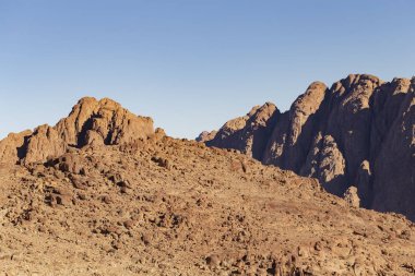 Mısır. Mount Sinai gündoğumu sabah. (Mount Horeb, Gabal Musa, Moses Mount). Hac yeri ve ünlü turistik hedef.