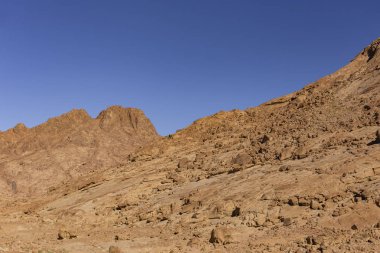 Mısır. Mount Sinai gündoğumu sabah. (Mount Horeb, Gabal Musa, Moses Mount). Hac yeri ve ünlü turistik hedef.