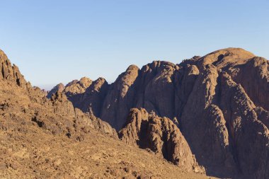 Mısır. Mount Sinai gündoğumu sabah. (Mount Horeb, Gabal Musa, Moses Mount). Hac yeri ve ünlü turistik hedef.