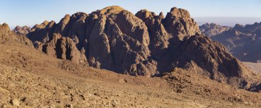 Mısır. Mount Sinai gündoğumu sabah. (Mount Horeb, Gabal Musa, Moses Mount). Hac yeri ve ünlü turistik hedef.