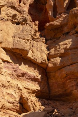 Renkli Kanyon, Sina yarımadasında bir kaya oluşumudur. Nuweiba, Mısır manzarası.