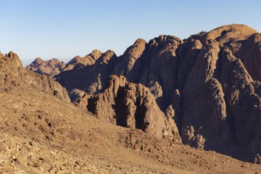 Mısır. Mount Sinai gündoğumu sabah. (Mount Horeb, Gabal Musa, Moses Mount). Hac yeri ve ünlü turistik hedef.